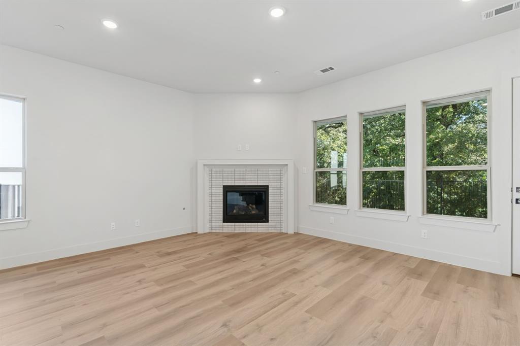 452 Waters Edge Drive 822 Property Photo 14