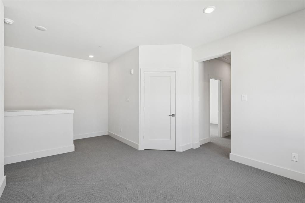 452 Waters Edge Drive 822 Property Photo 17