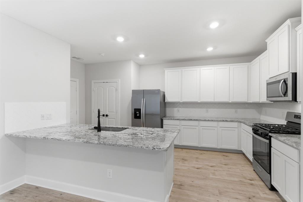1308 Windermere Way Property Photo 9