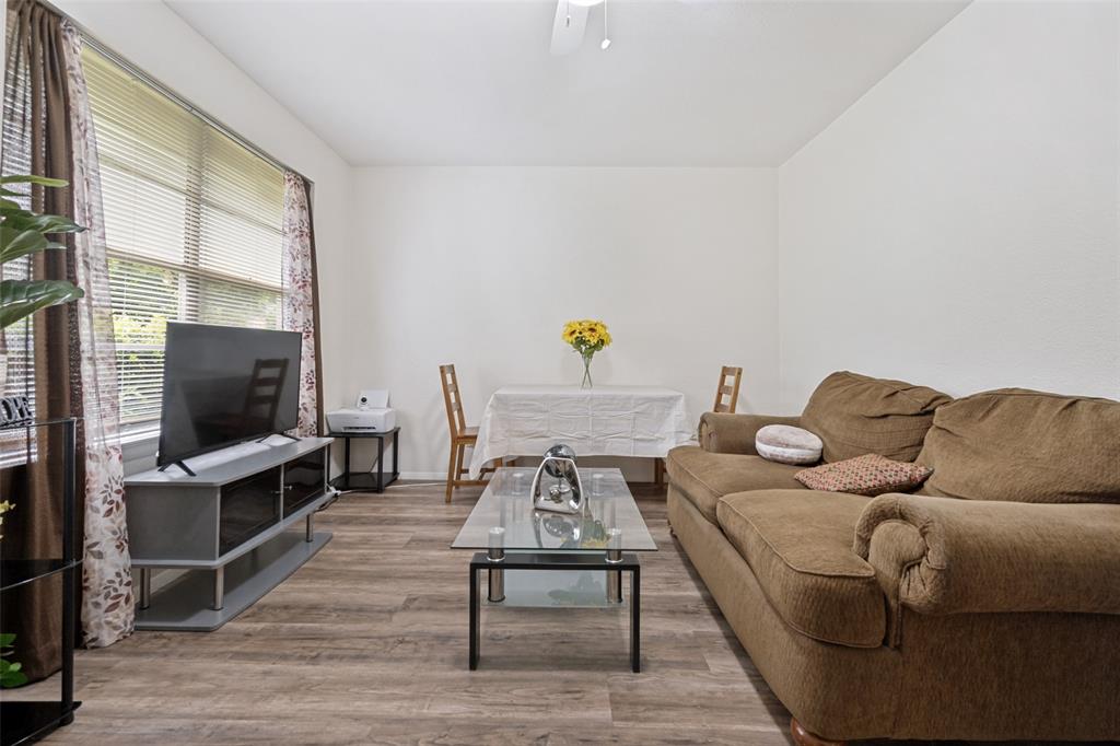 1209 Edgemont Drive Property Photo 4