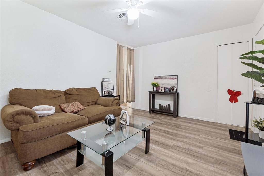 1209 Edgemont Drive Property Photo 6