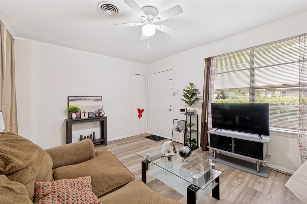 1209 Edgemont Drive Property Photo 7