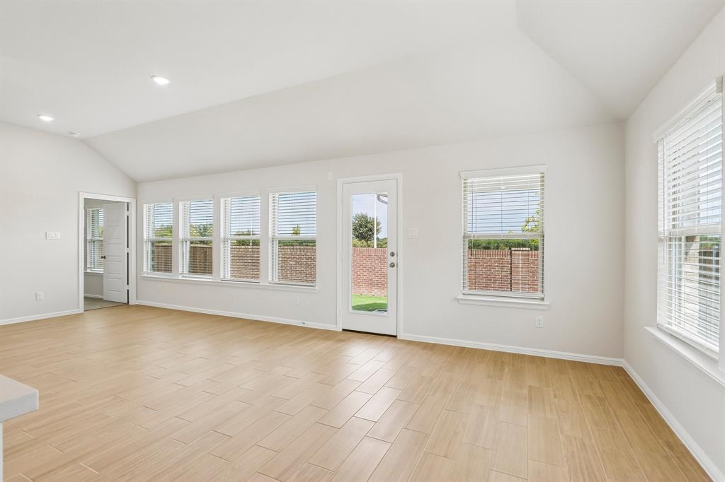 2900 Tamarack Lane Property Photo 14