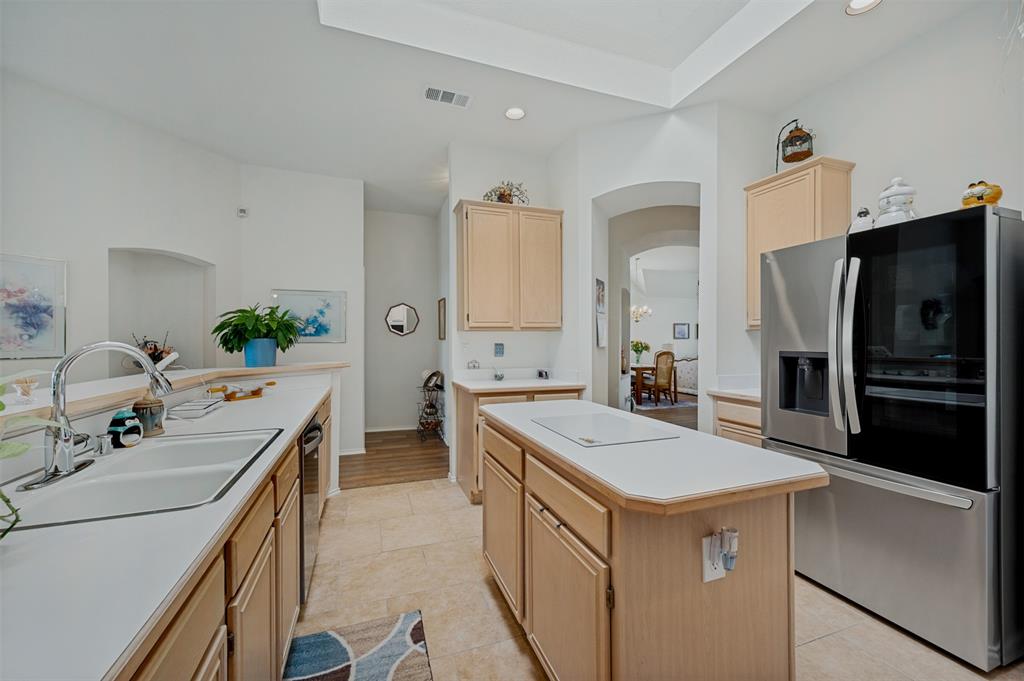 10009 White Lane Property Photo 6
