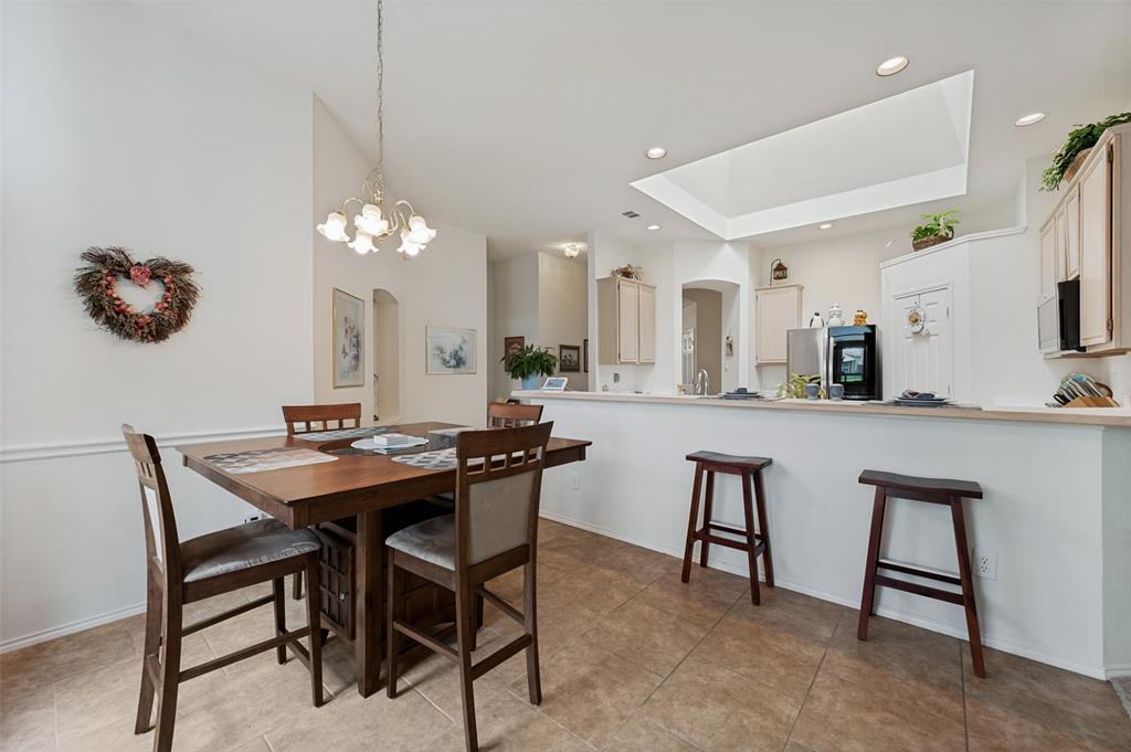 10009 White Lane Property Photo 8