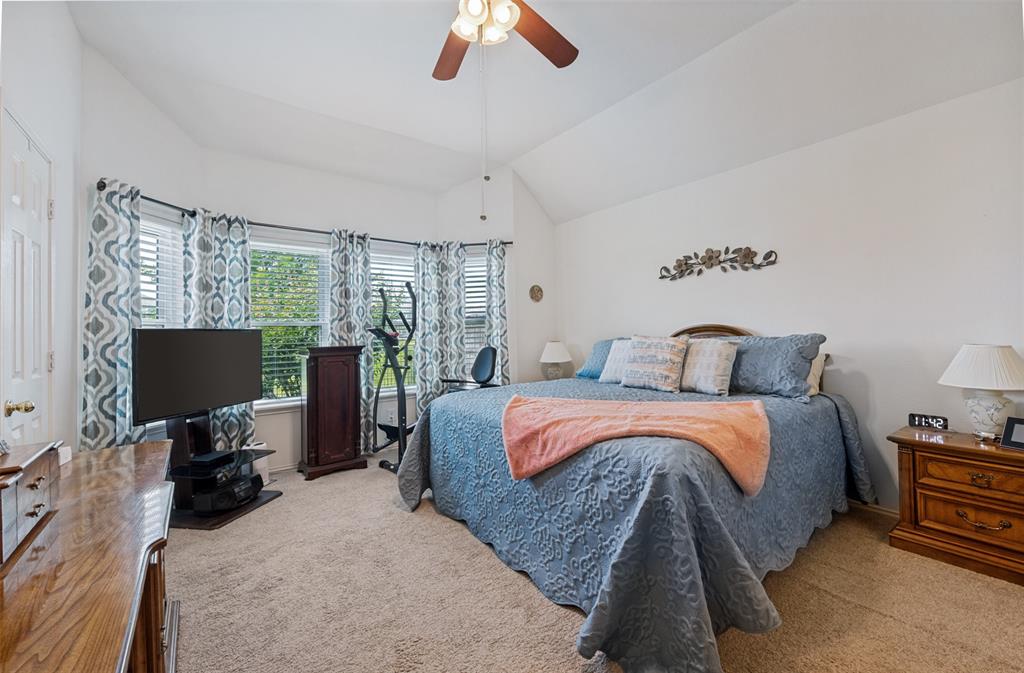 10009 White Lane Property Photo 14