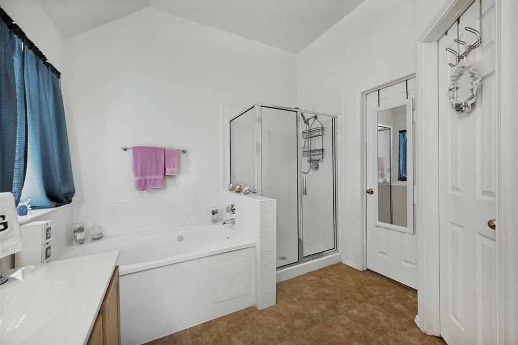 10009 White Lane Property Photo 16