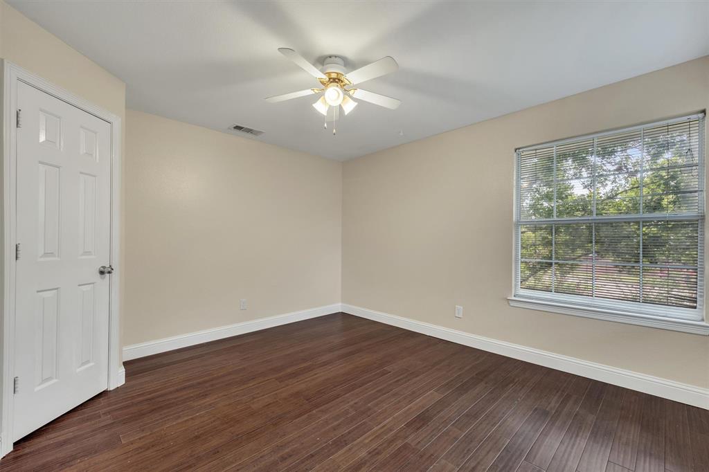 921 Brown Trail Property Photo 29