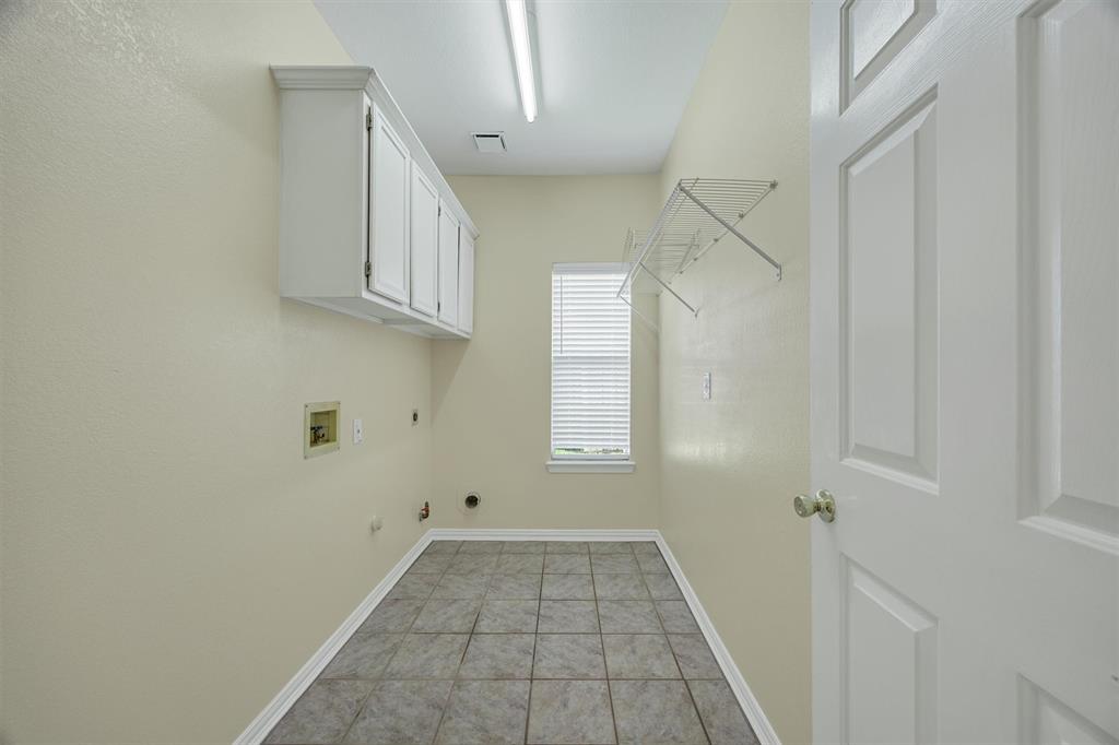 921 Brown Trail Property Photo 33