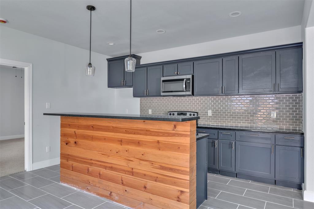 305 Pemberton Street Property Photo 8