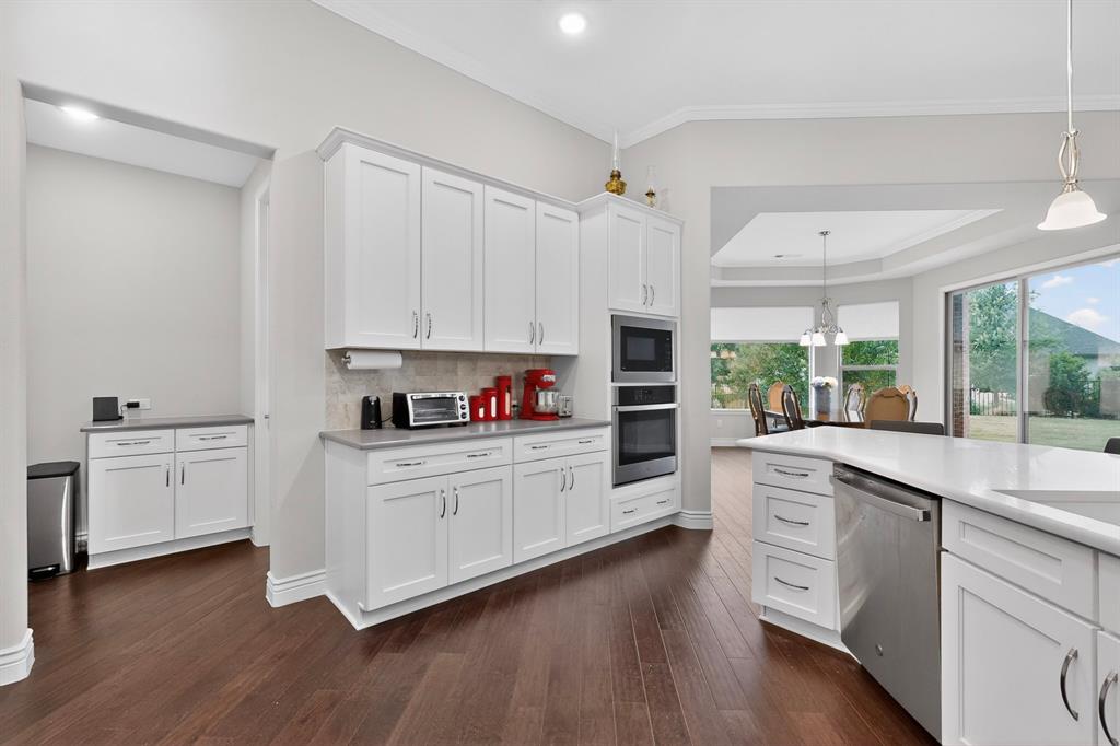 8008 American Way Property Photo 14