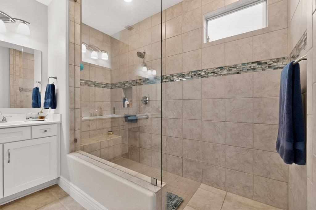 8008 American Way Property Photo 24