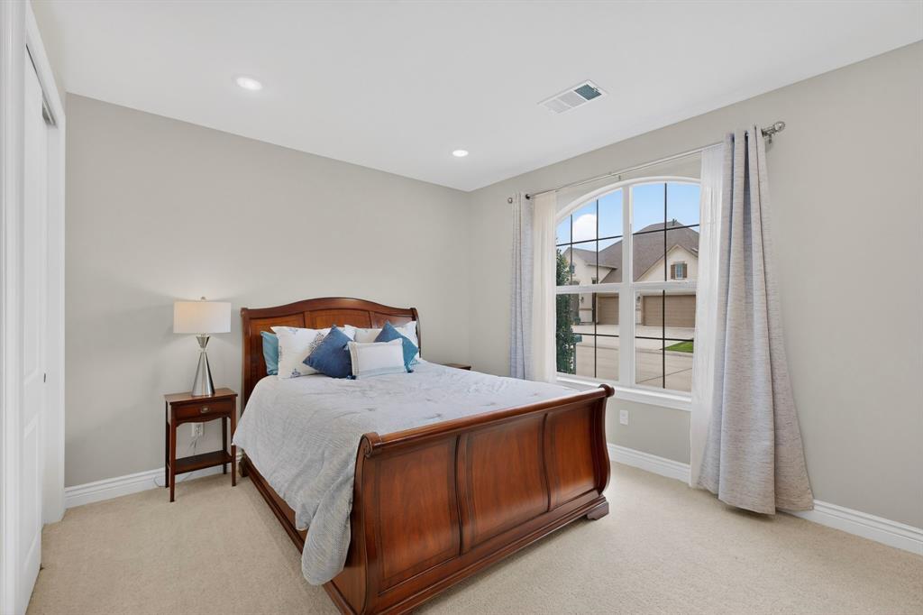 8008 American Way Property Photo 25