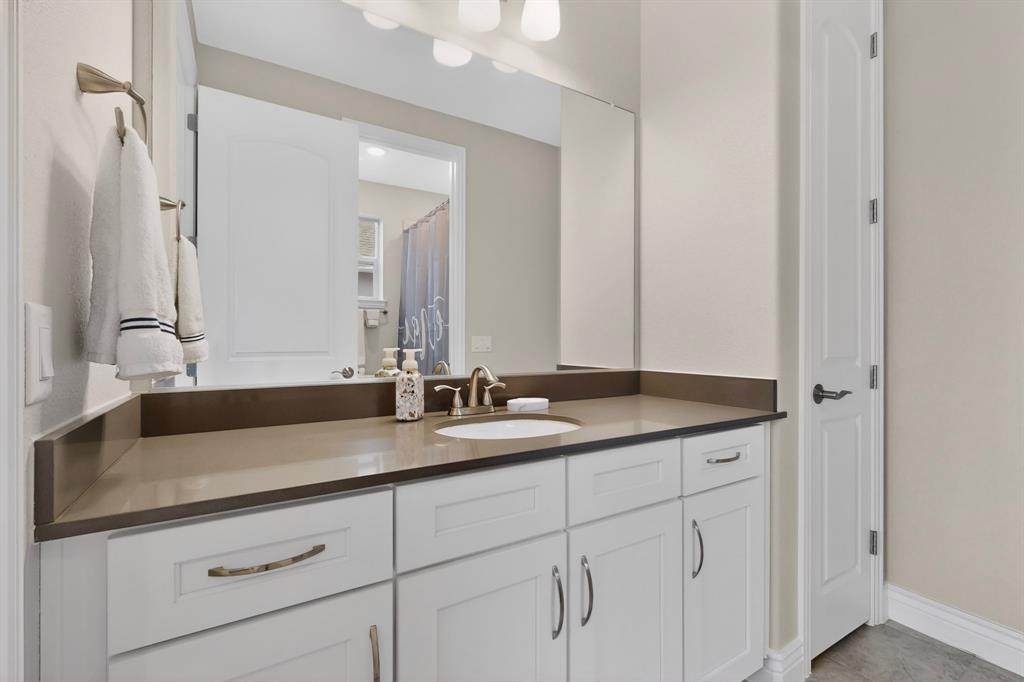 8008 American Way Property Photo 28