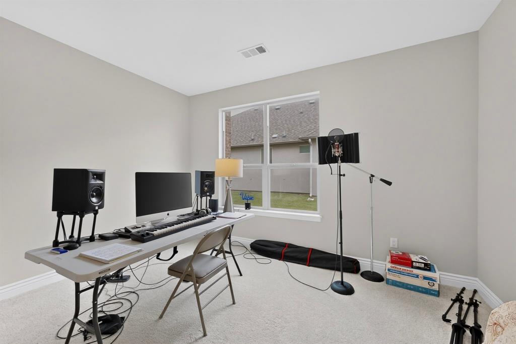8008 American Way Property Photo 29