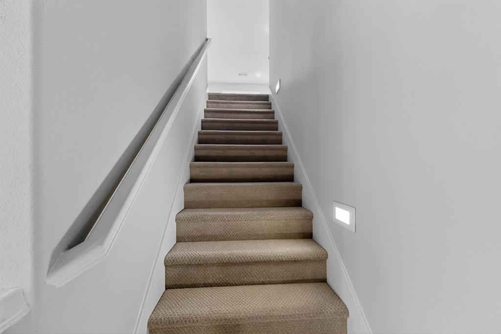 8008 American Way Property Photo 31