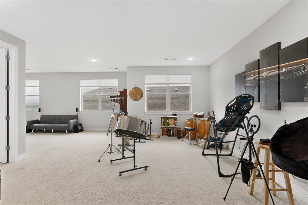 8008 American Way Property Photo 34