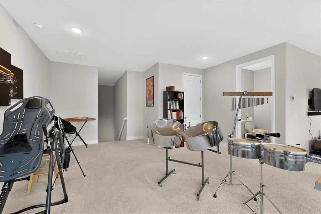 8008 American Way Property Photo 35