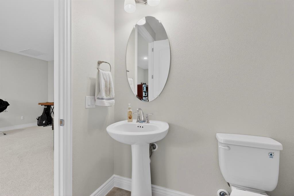 8008 American Way Property Photo 36