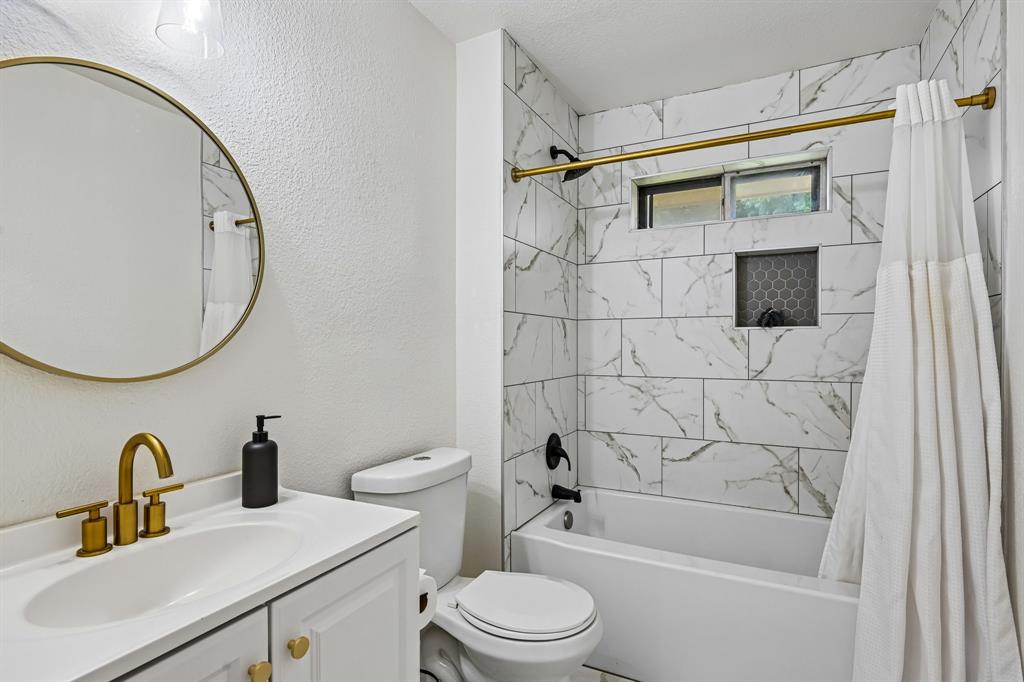 813 Oakbluff Drive Property Photo 27