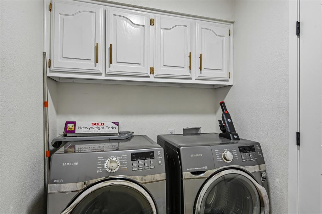 813 Oakbluff Drive Property Photo 30