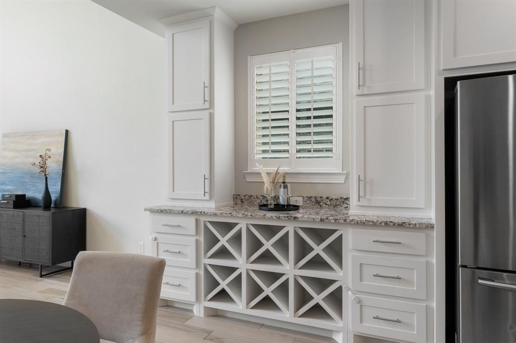 2825 London Property Photo 19