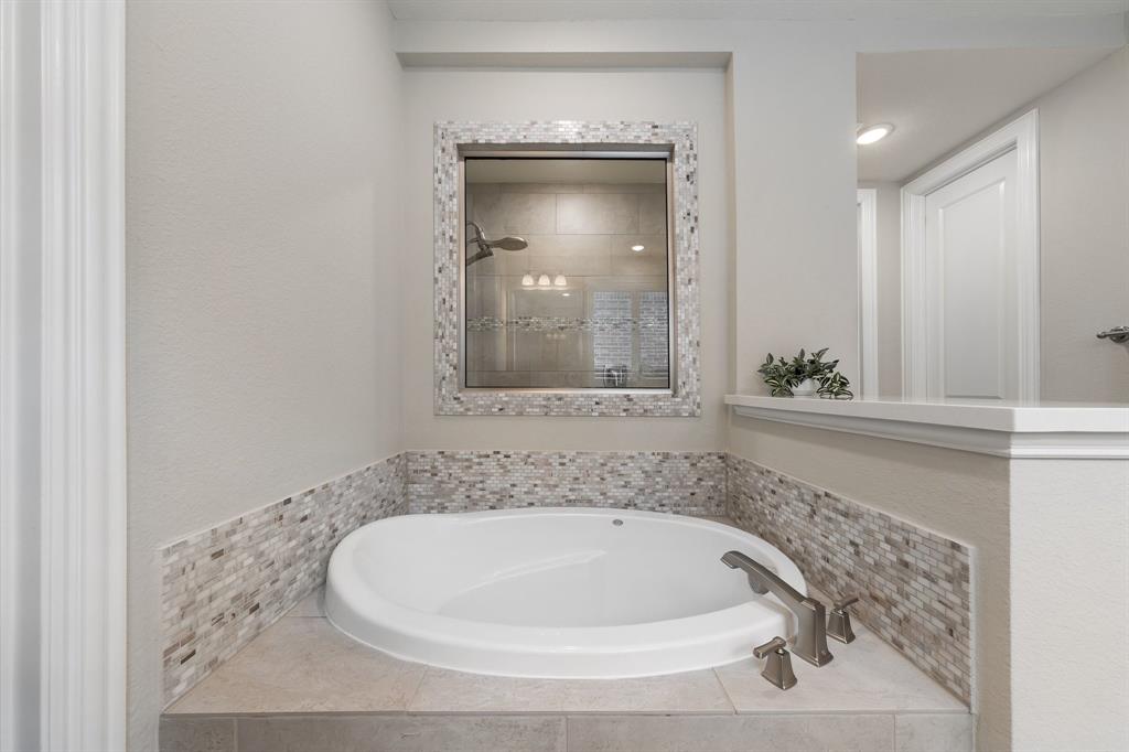 2825 London Property Photo 24