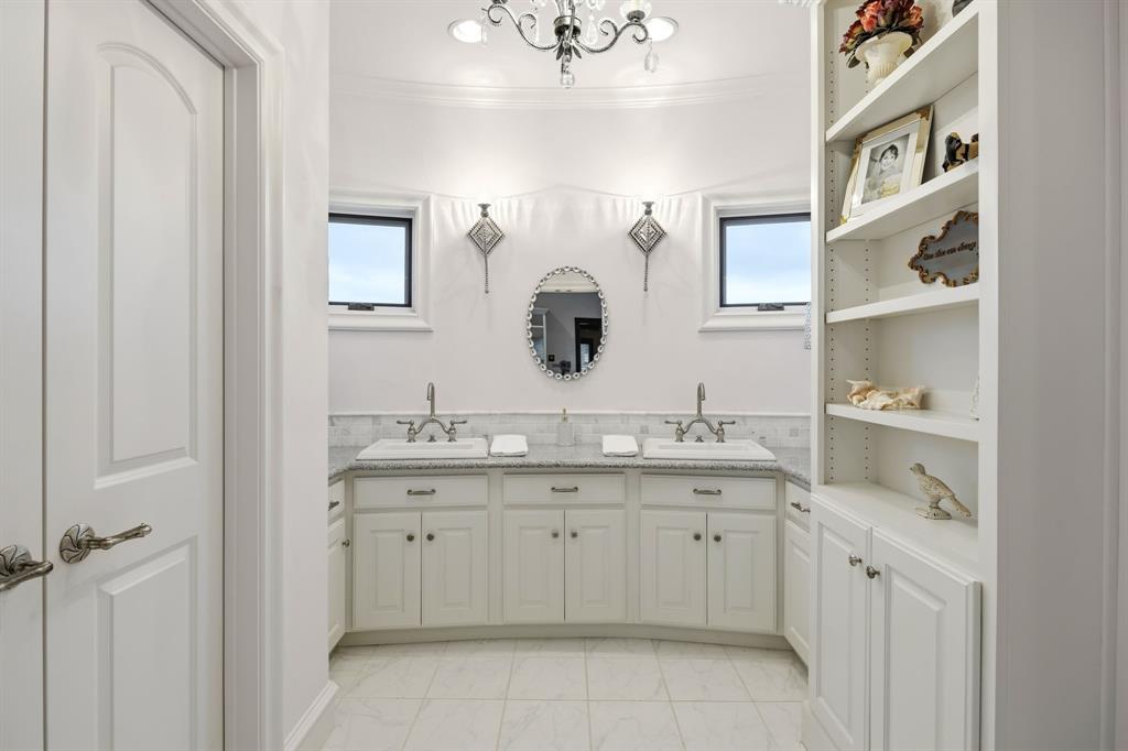 8 Meadowlake Drive Property Photo 23