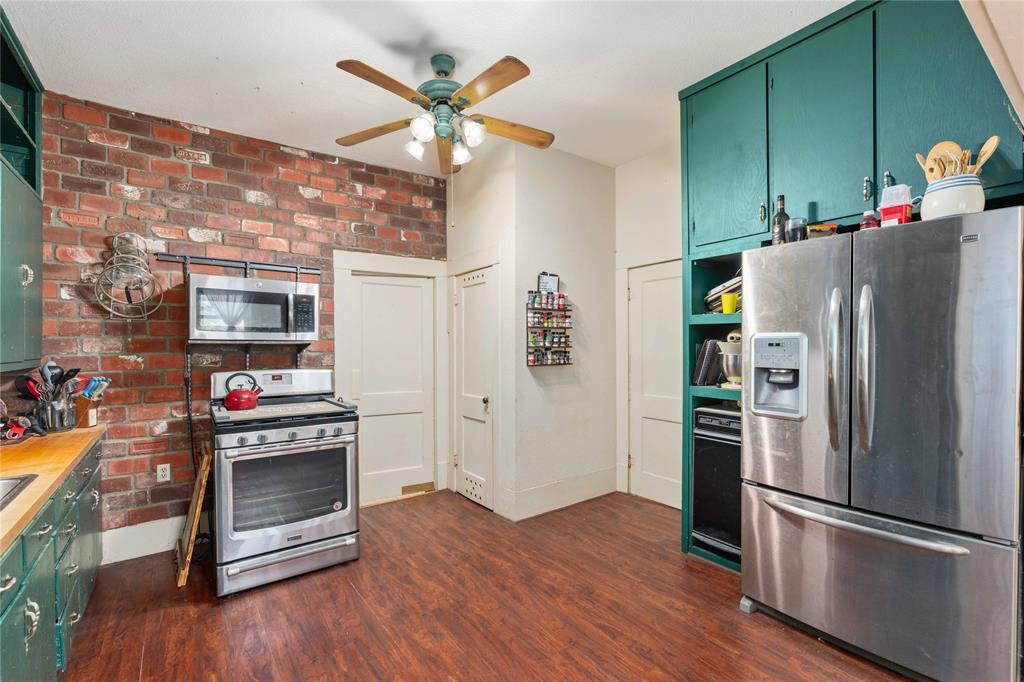 701 4th Street Property Photo 11