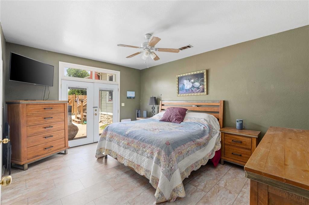 701 4th Street Property Photo 15