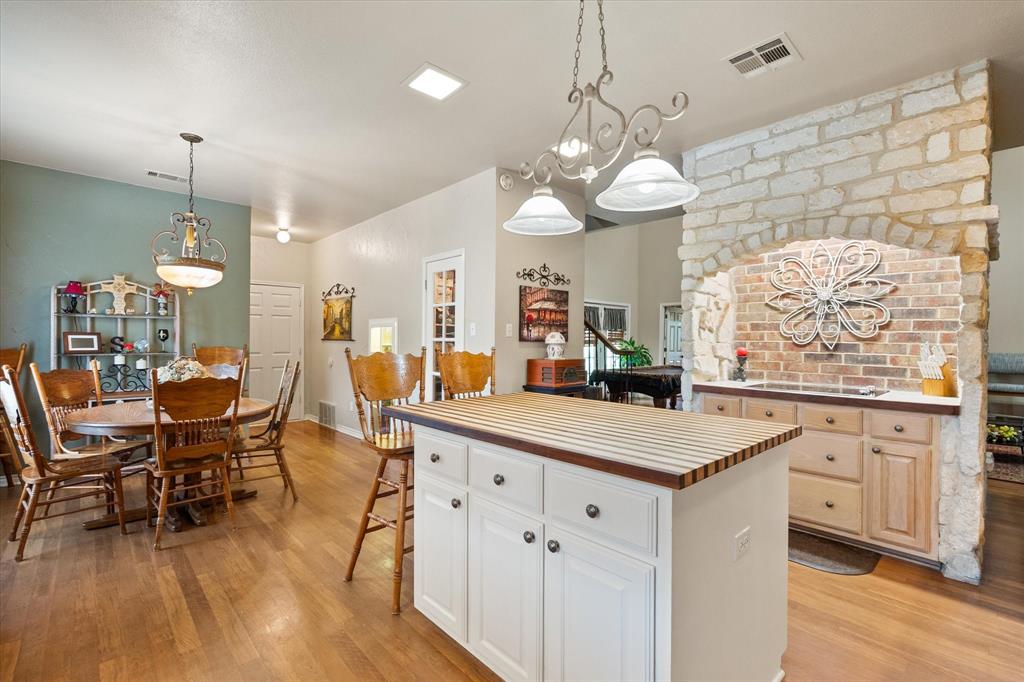 4070 Fm 2452 Property Photo 9