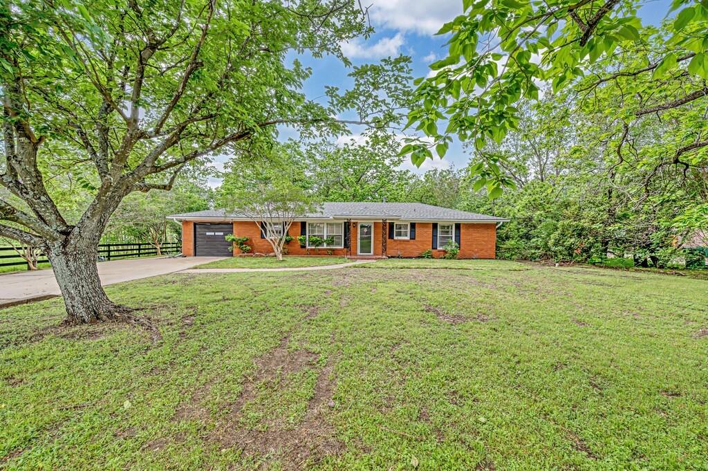 311 E Newland Property Photo 2