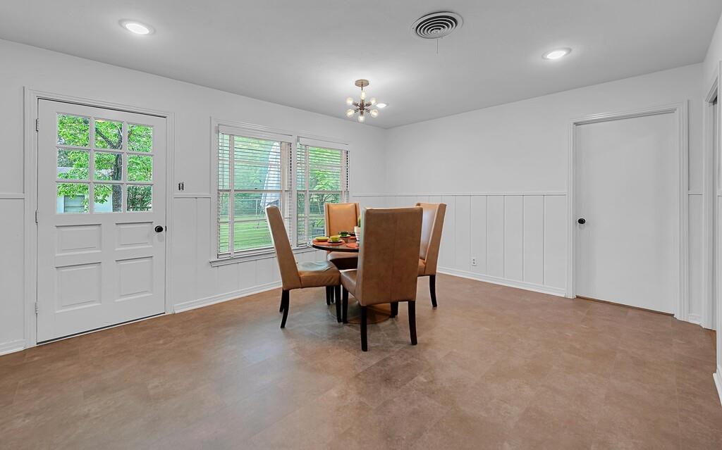 311 E Newland Property Photo 13