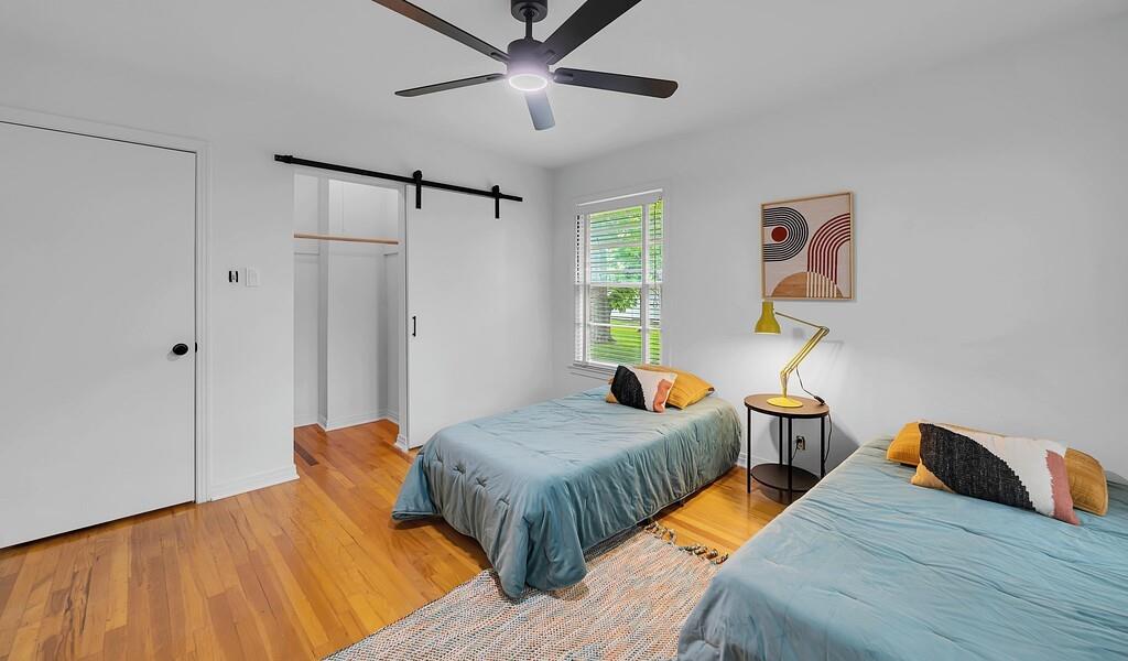 311 E Newland Property Photo 23