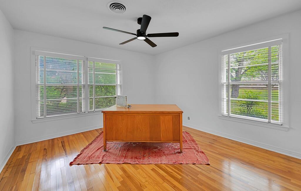 311 E Newland Property Photo 27