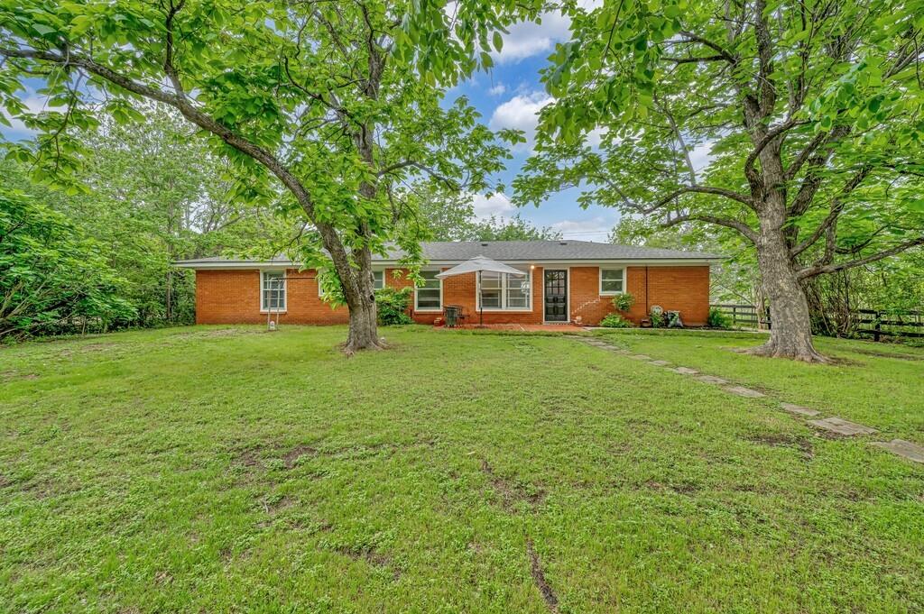 311 E Newland Property Photo 32