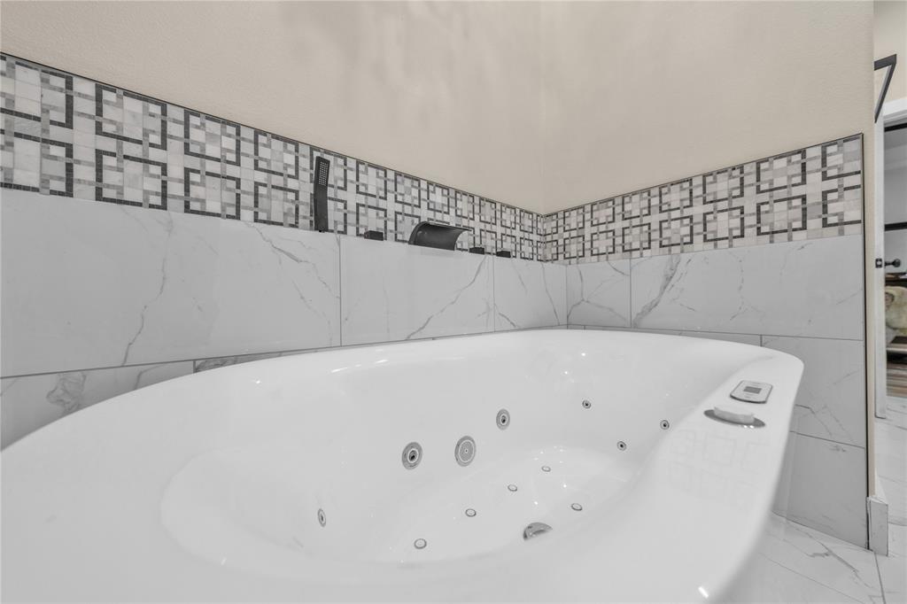945 Jennings Lane Property Photo 31