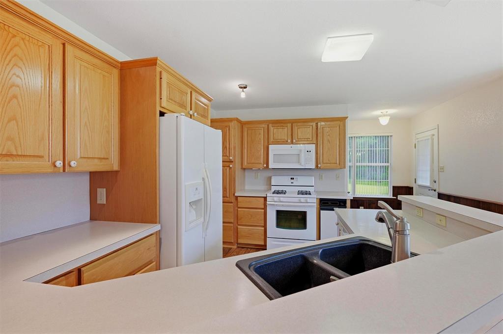 1808 E Fm 120 Property Photo 11