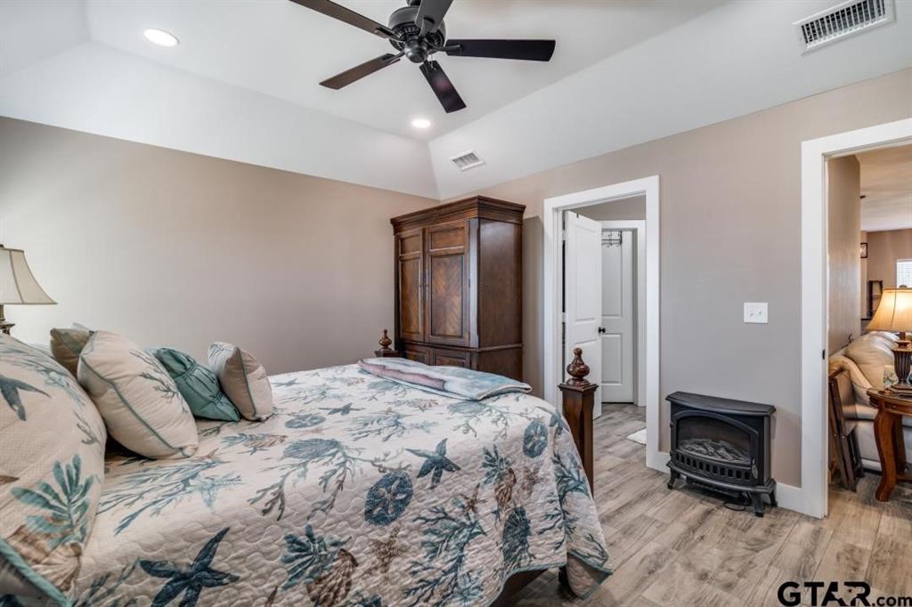 17409 Crossing Circle Property Photo 13