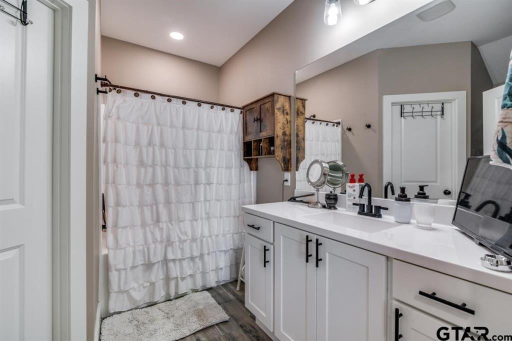 17409 Crossing Circle Property Photo 14