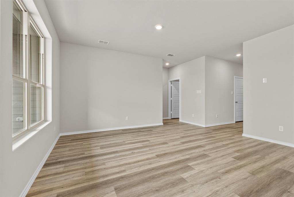 4312 Valley Brook Drive Property Photo 8