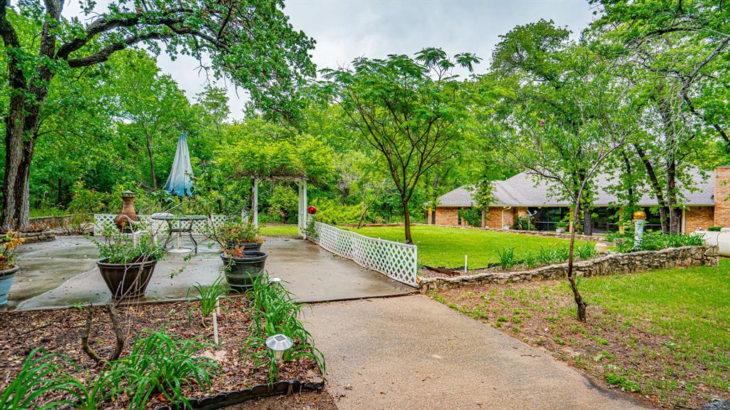 6520 Fall Creek Highway Property Photo 2