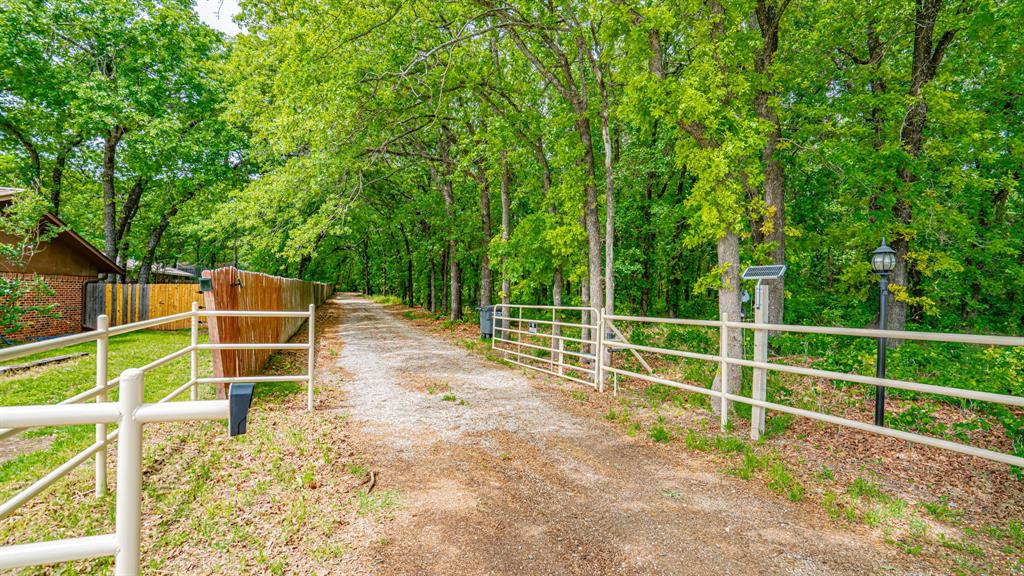 6520 Fall Creek Highway Property Photo 5