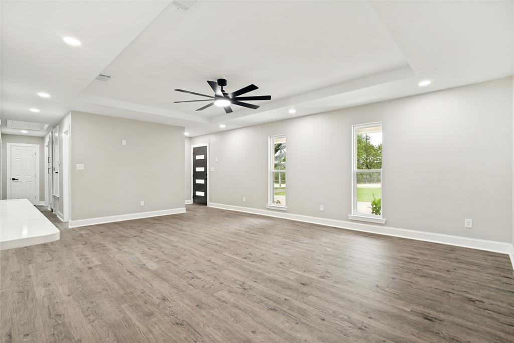 512 Grandview Drive Property Photo 5