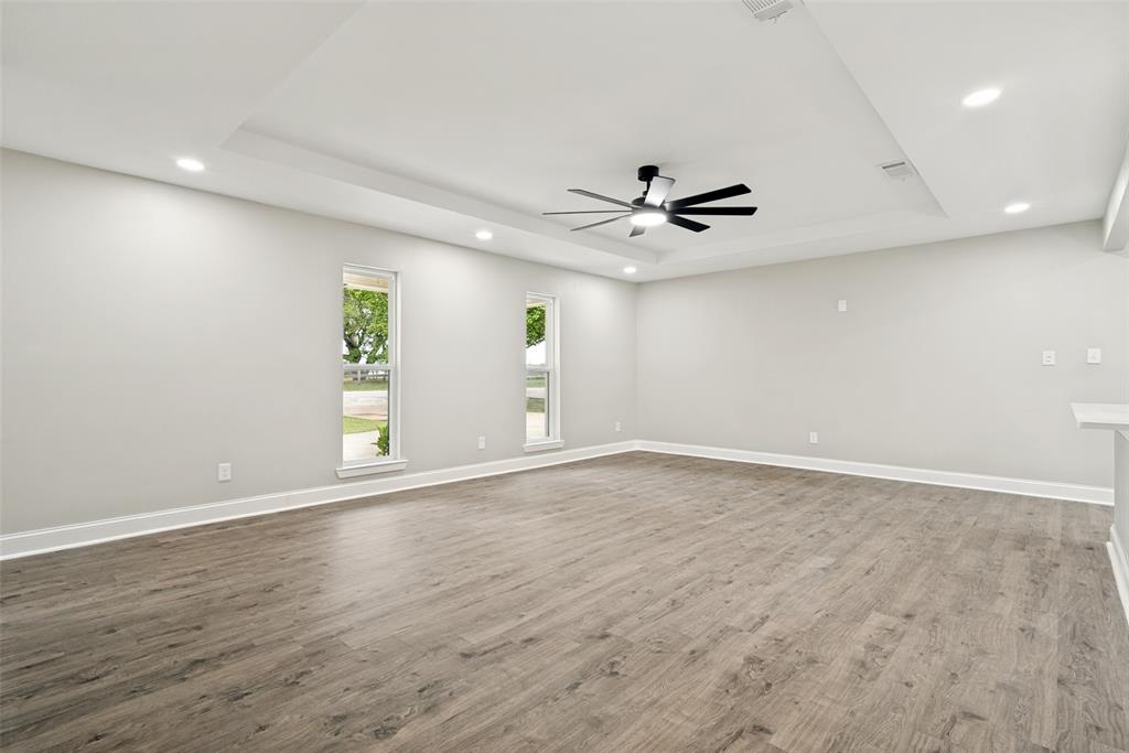 512 Grandview Drive Property Photo 6