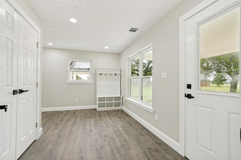 512 Grandview Drive Property Photo 15