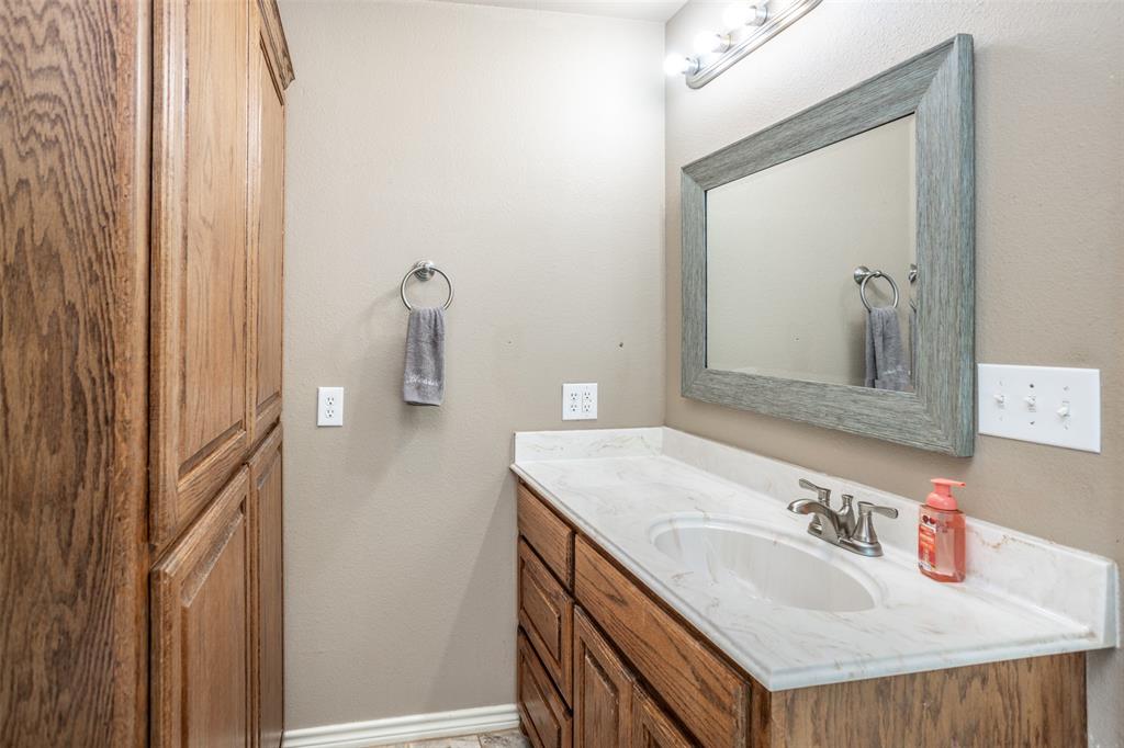 406 W Elm Street Property Photo 19