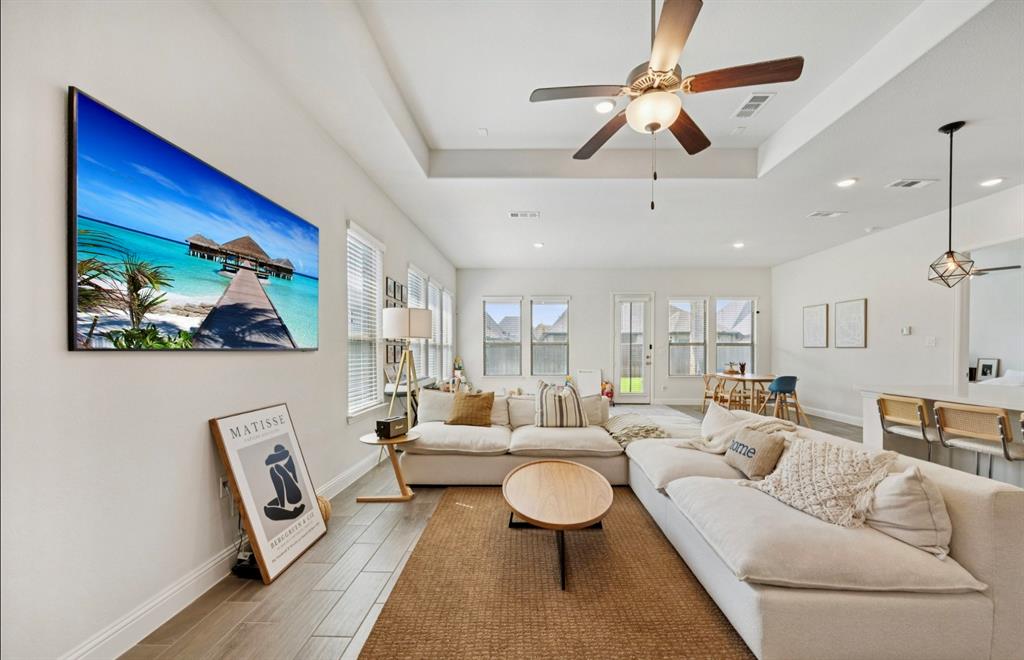 2732 Promenade Property Photo 1