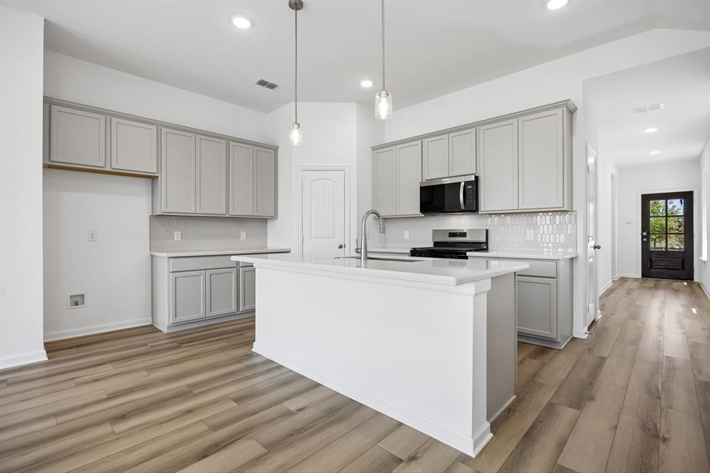 1021 Handel Road Property Photo 8