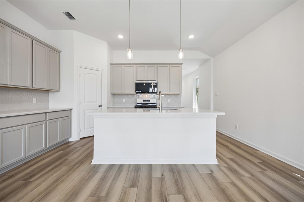 1021 Handel Road Property Photo 10